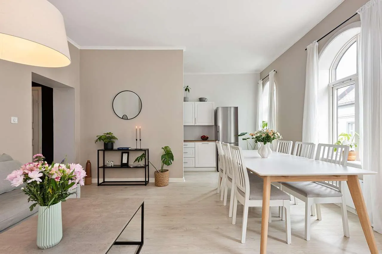 Home Window Tint Guide: Comfort, Privacy, Savings